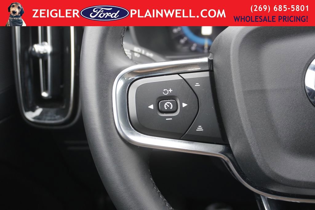 Used 2024 Volvo XC40 B5 Core image 21