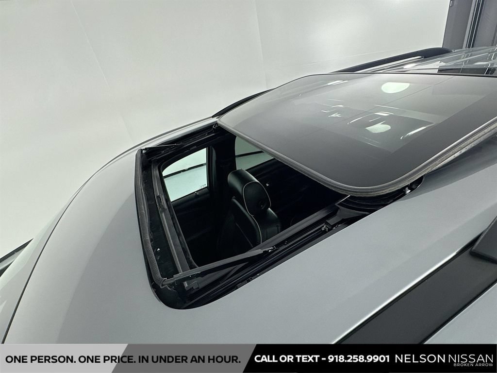 Used 2024 Chevrolet Traverse Premier w/ Redline Edition AWD/4WD image 23