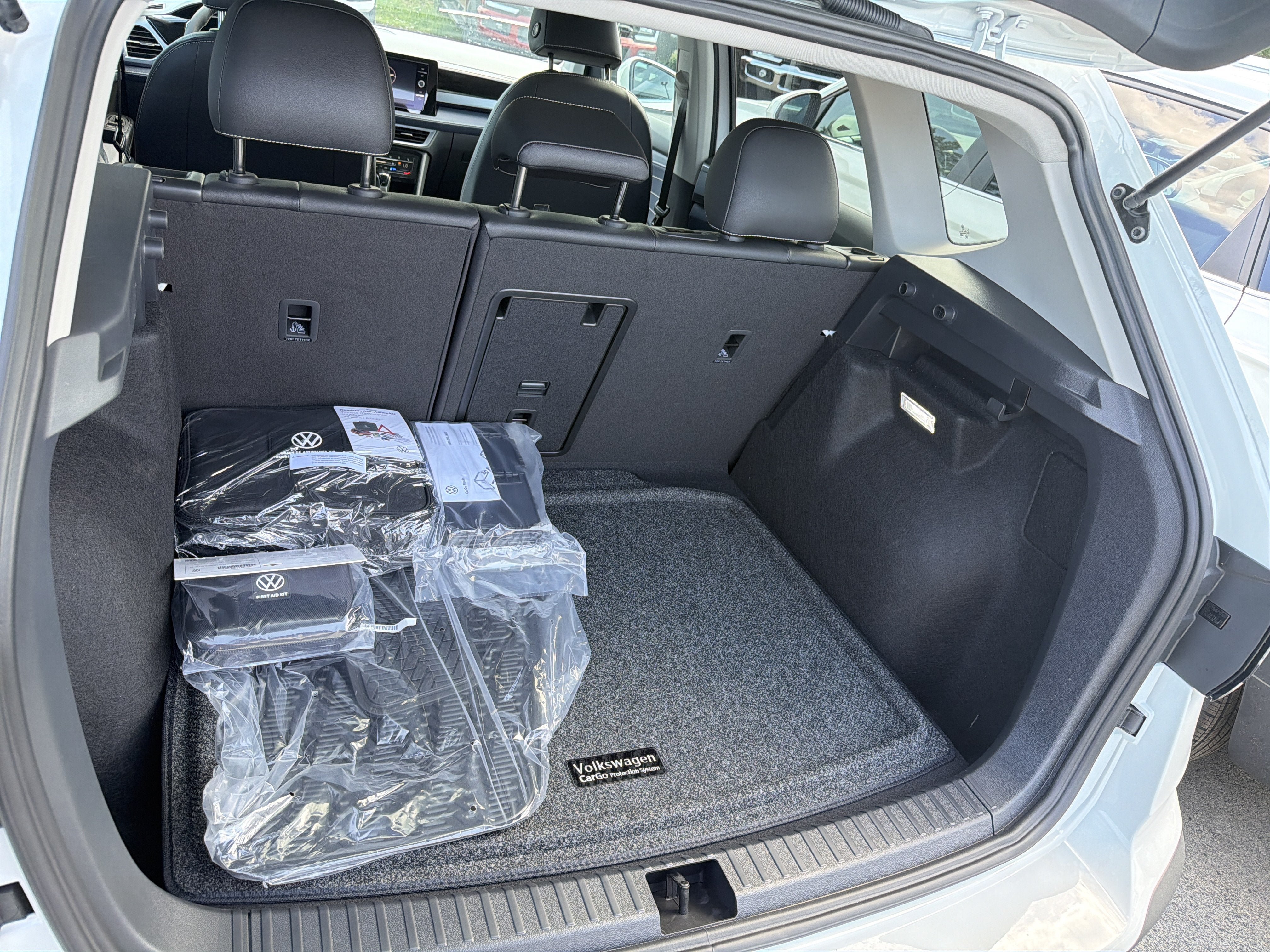 New 2026 Volkswagen Taos SEL AWD/4WD image 25