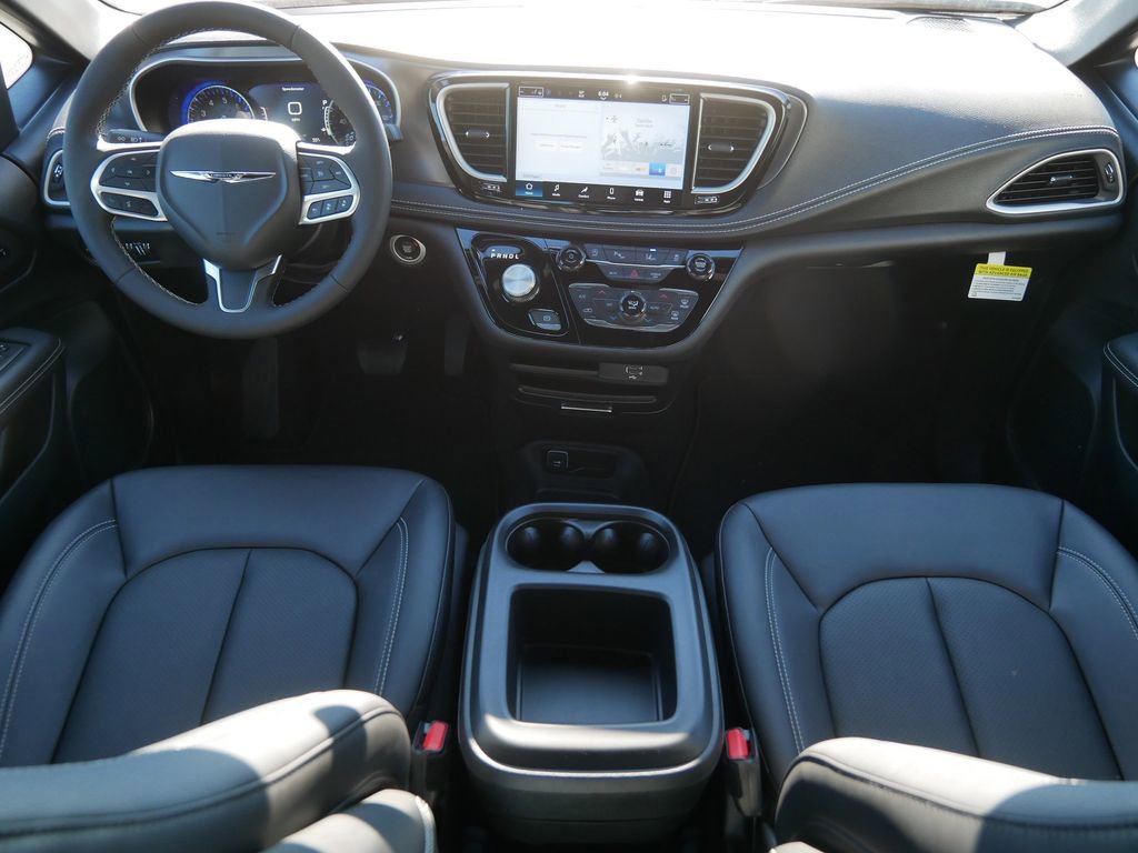 New 2026 Chrysler Pacifica Select image 9