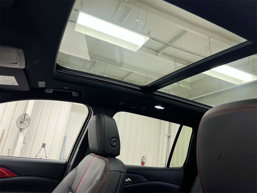 New 2026 Chevrolet Traverse RS w/ LPO, Floor Liner Package image 19