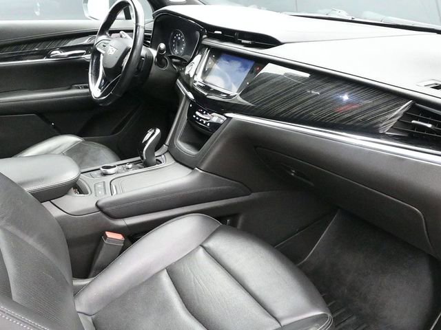 Used 2020 Cadillac XT6 Premium Luxury image 10