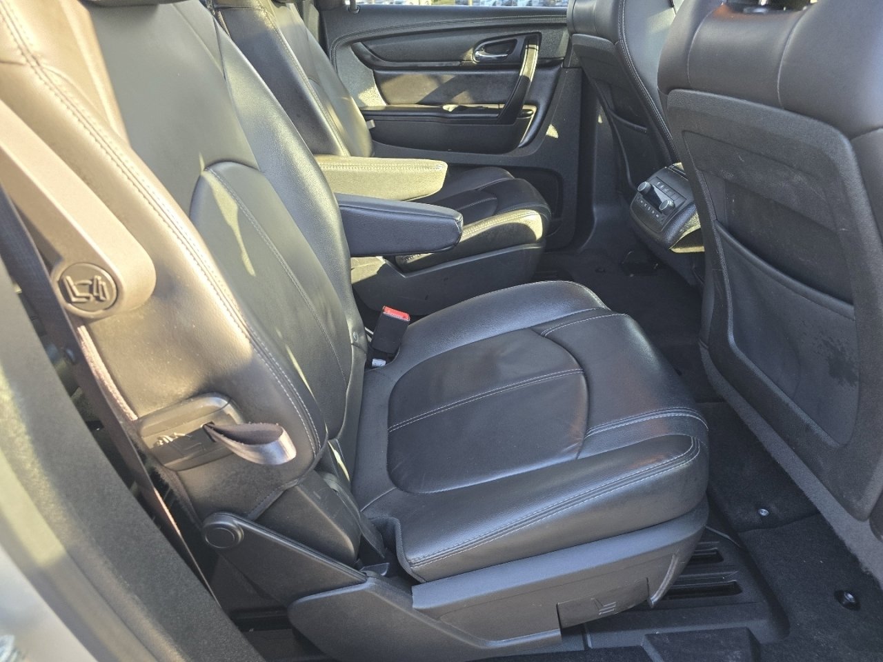 Used 2015 Chevrolet Traverse LT image 21
