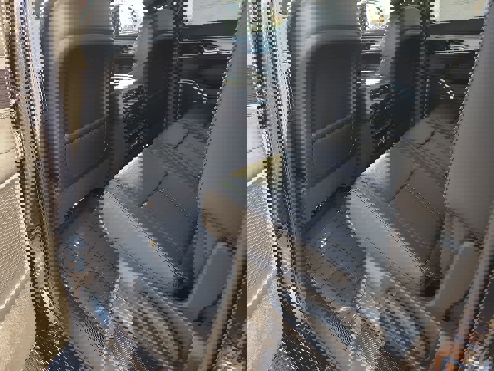 New 2025 Jeep Wagoneer 4WD w/ HD Trailer Tow Package image 20