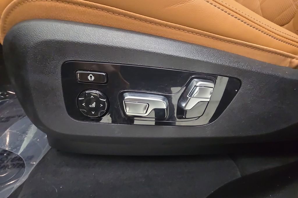 Certified 2025 BMW X5 xDrive40i w/ M Sport Package image 13