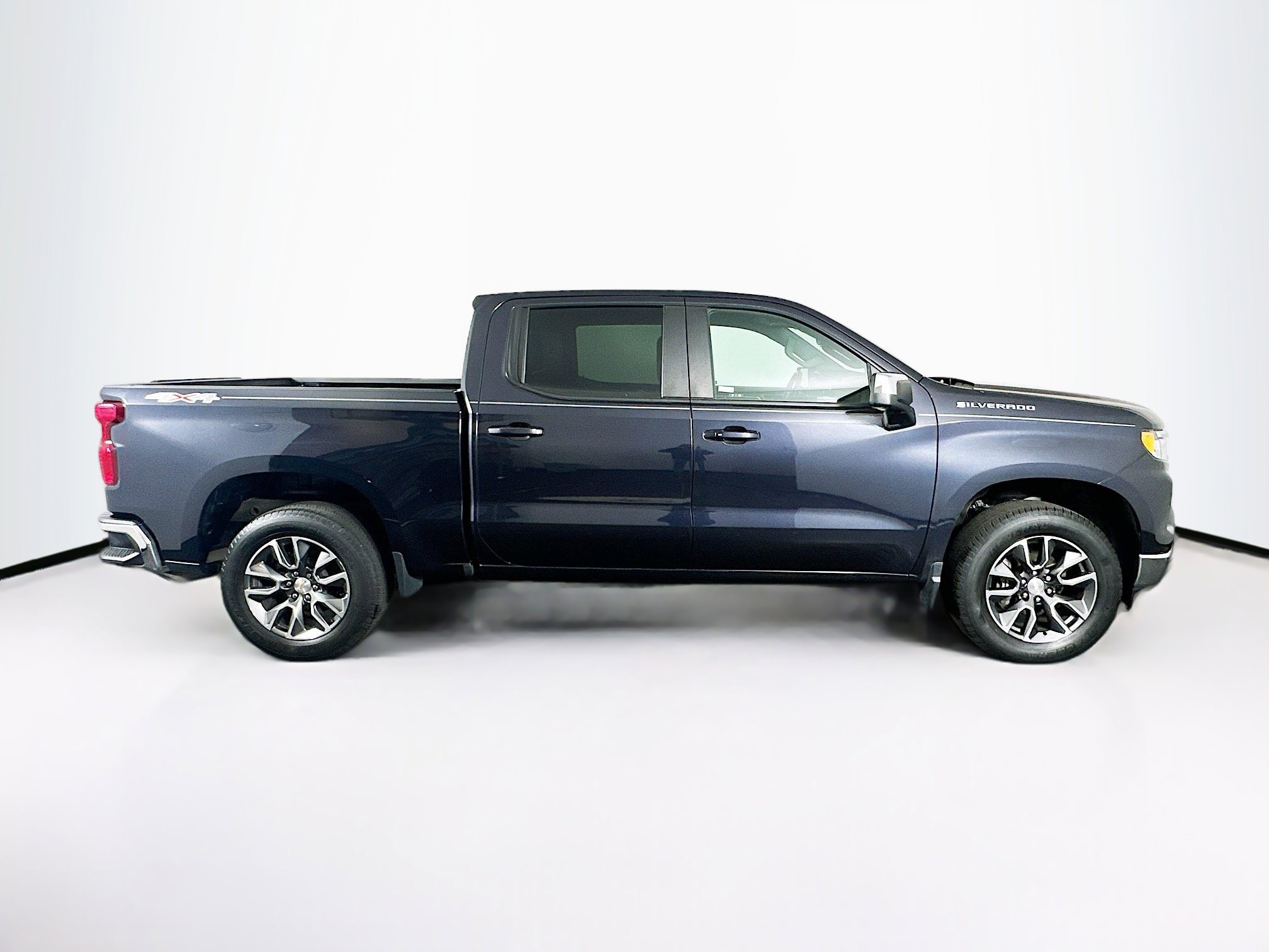 Used 2022 Chevrolet Silverado 1500 LT image 10