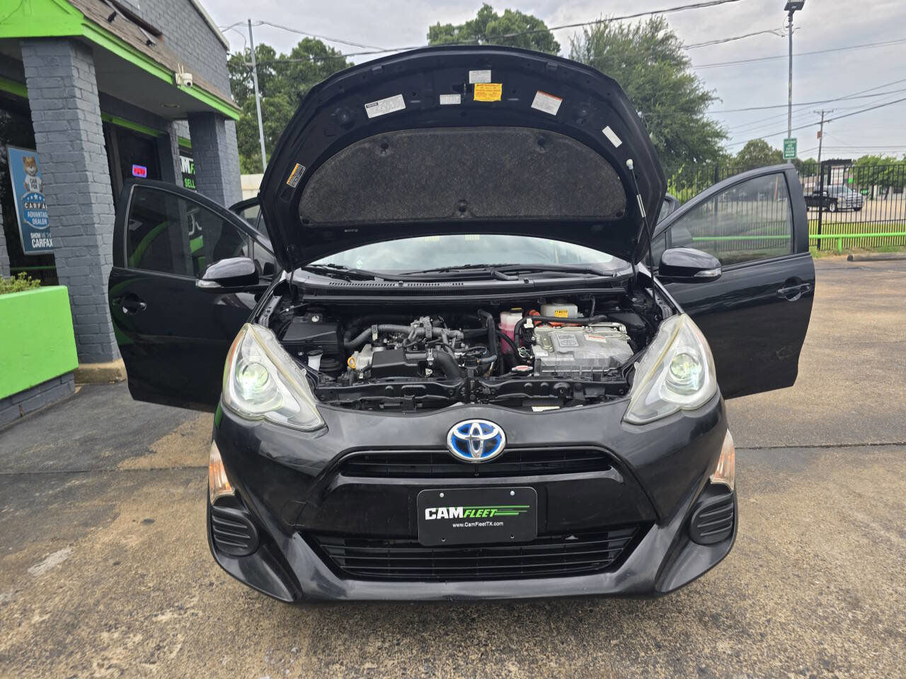 Used 2016 Toyota Prius C Two image 38
