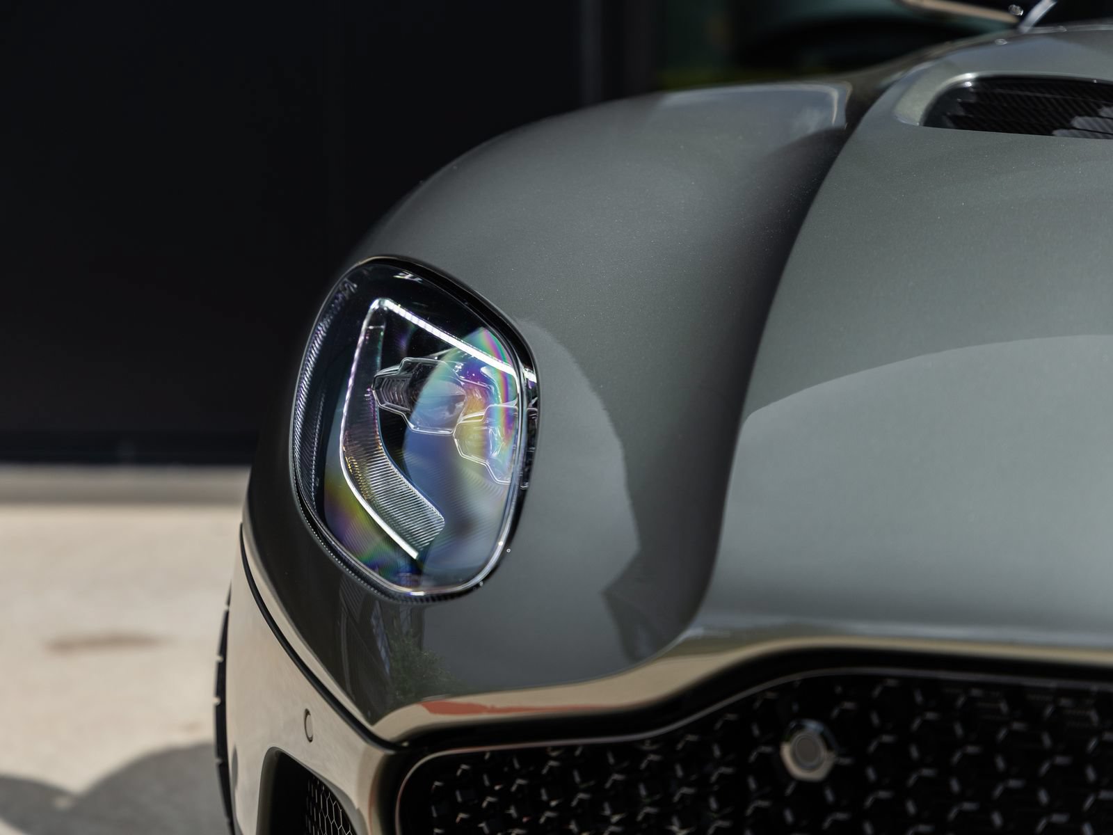 Used 2023 Aston Martin DBS Superleggera Volante RWD image 22