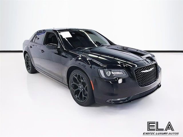 Used 2019 Chrysler 300 S RWD image 2