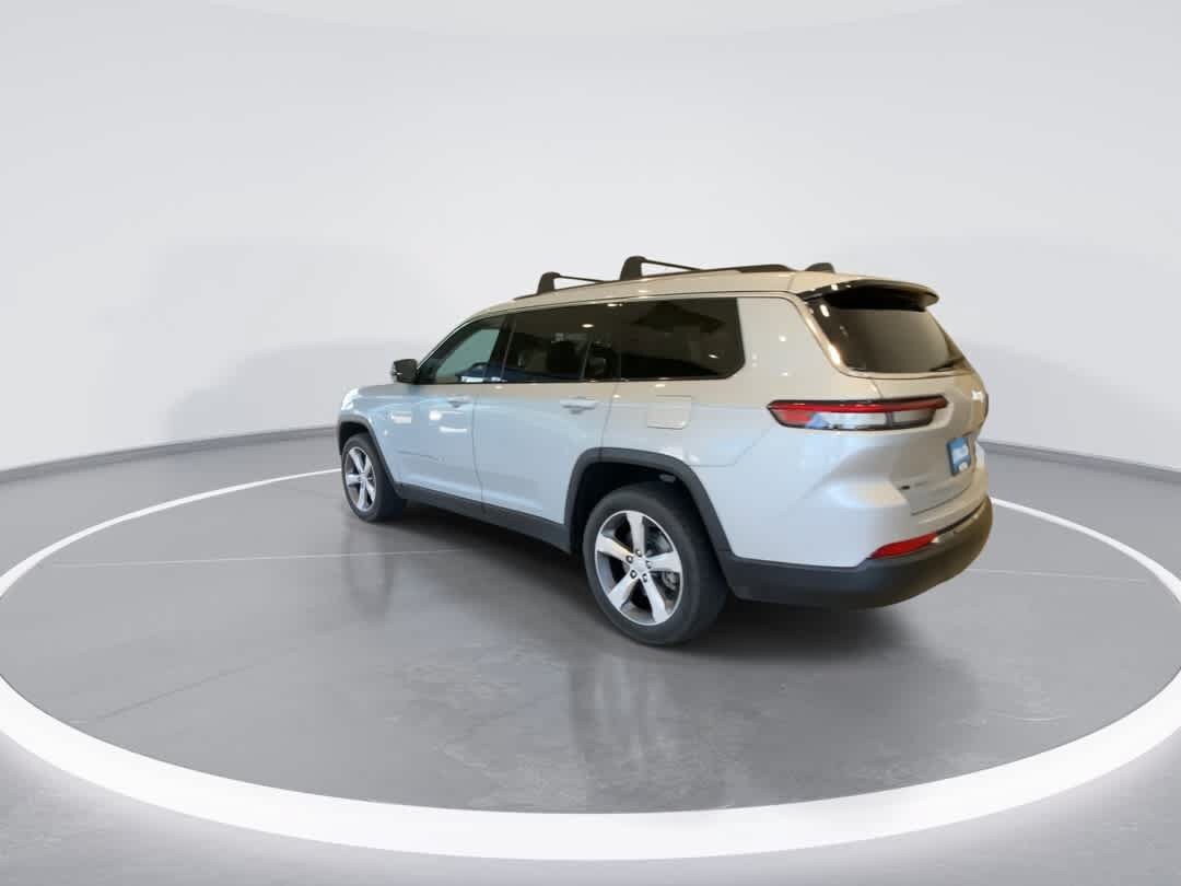 Used 2022 Jeep Grand Cherokee L Limited AWD/4WD image 6