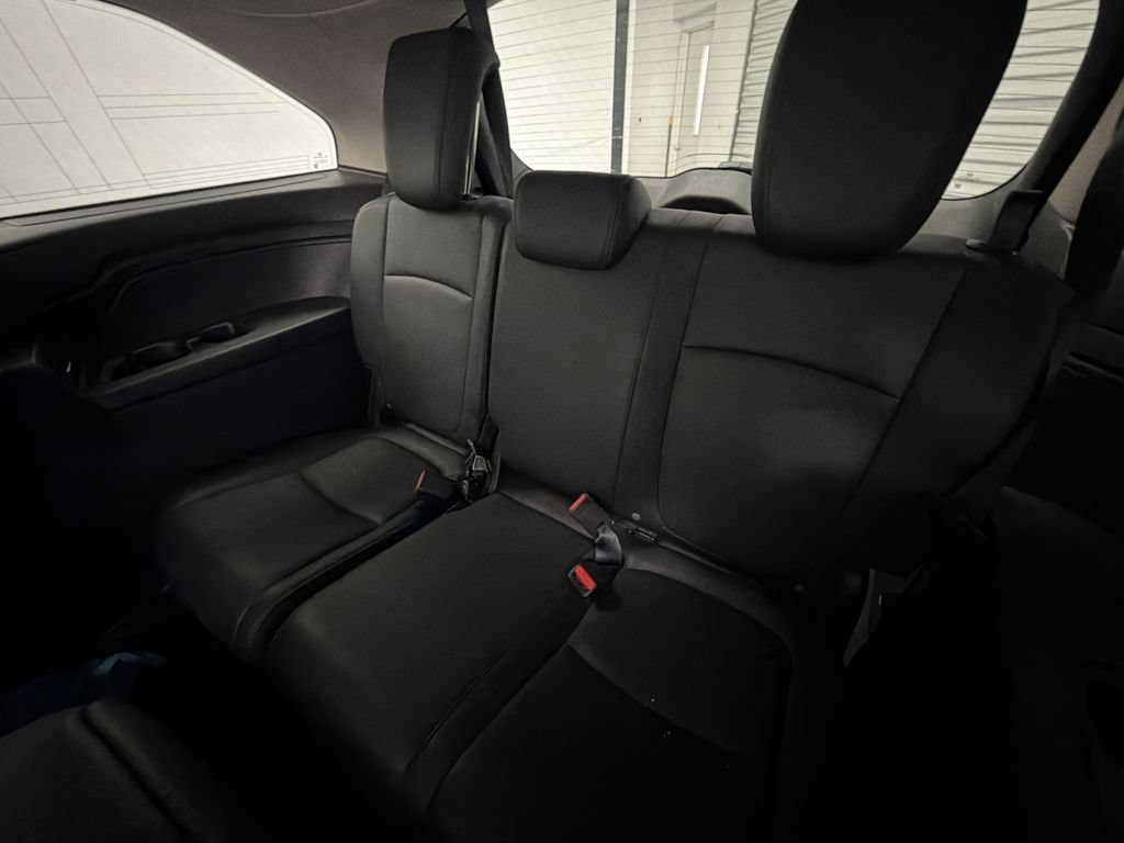 Used 2025 Honda Odyssey EX-L image 22