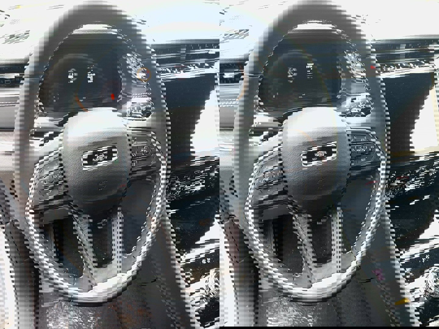 New 2025 Jeep Grand Cherokee Limited image 13