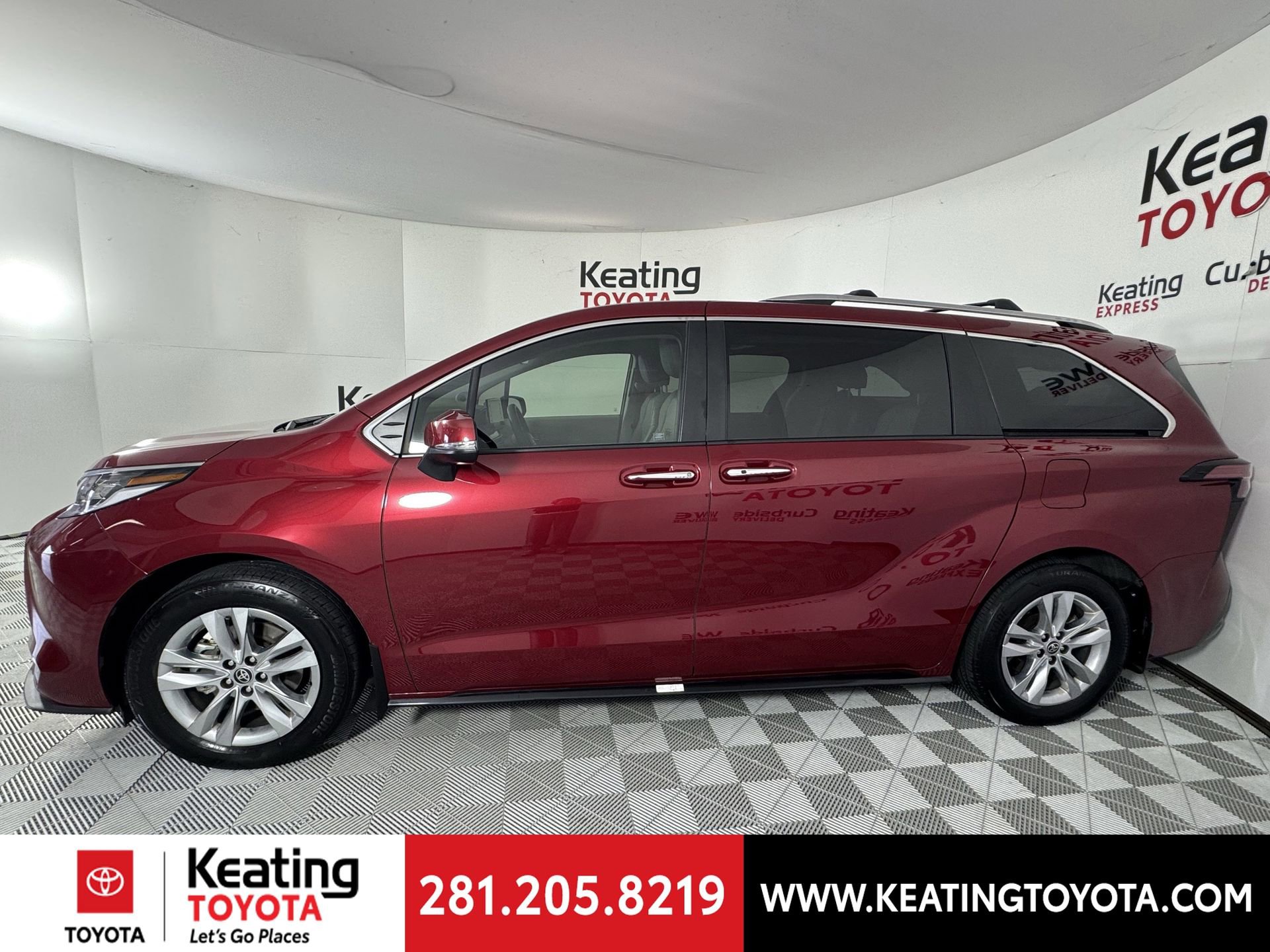 Certified 2023 Toyota Sienna Limited image 9