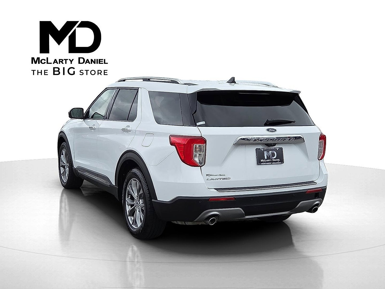 Used 2023 Ford Explorer Limited image 4