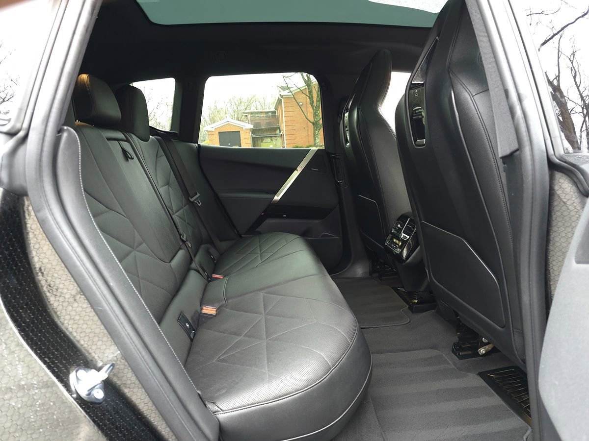 Used 2024 BMW iX xDrive50 w/ Premium Package image 19