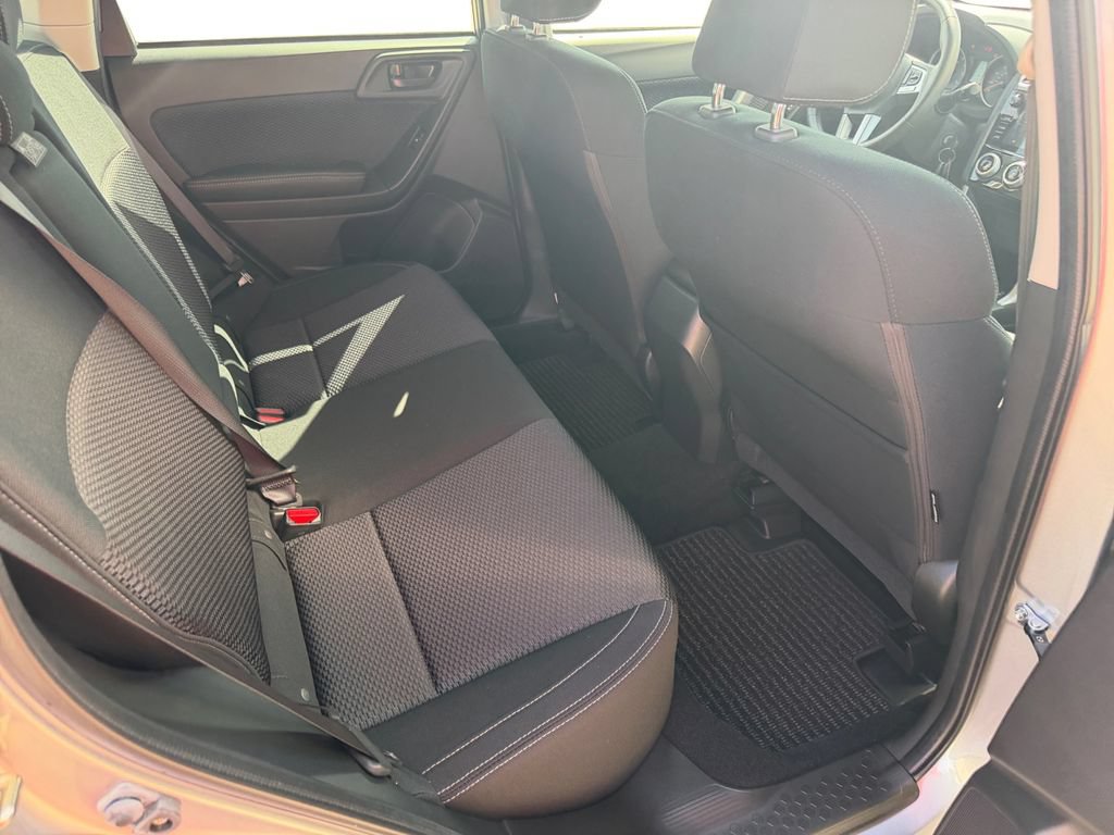 Used 2018 Subaru Forester 2.5i Premium w/ All-Weather Package AWD/4WD image 17
