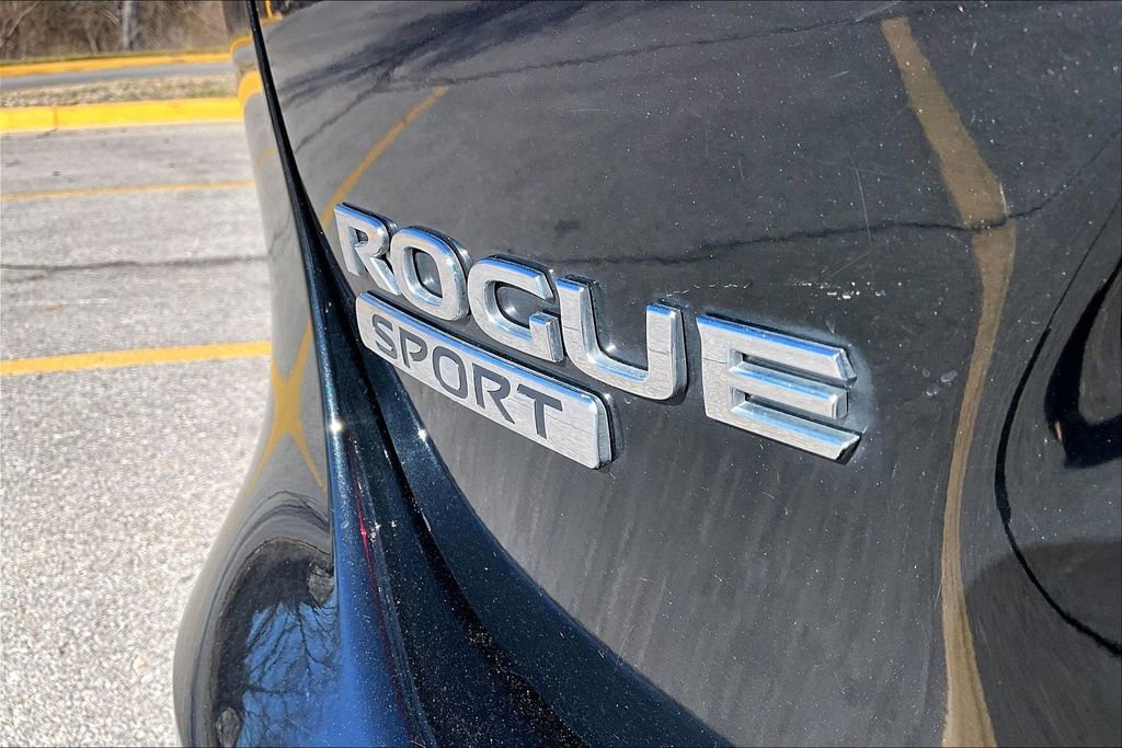 Used 2022 Nissan Rogue Sport S FWD image 7
