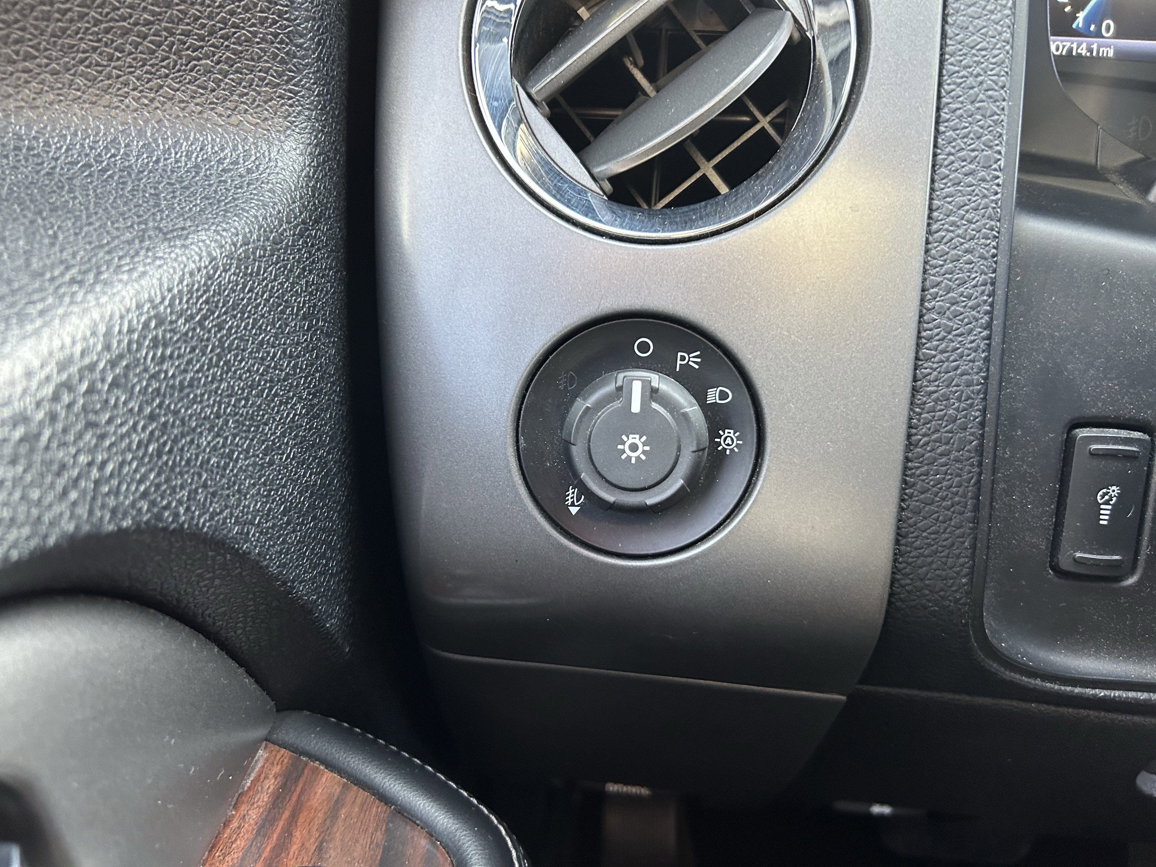 Used 2016 Ford Expedition Platinum image 21