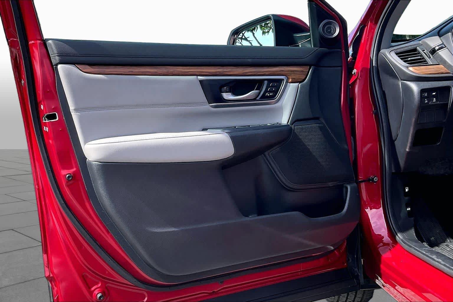 Used 2022 Honda CR-V Touring image 23