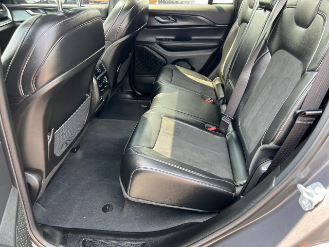 Certified 2025 Jeep Grand Cherokee Altitude AWD/4WD image 24