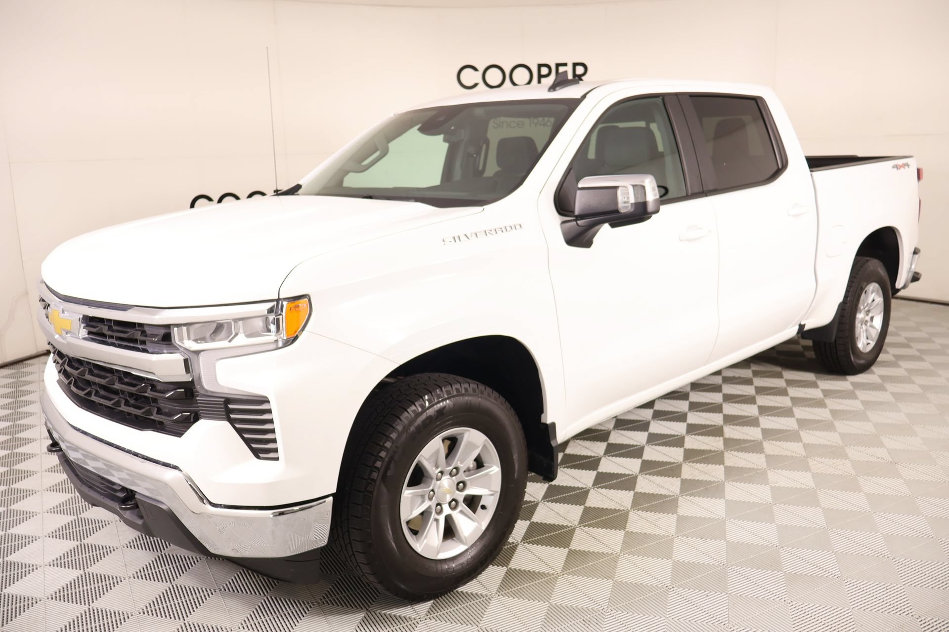 Used 2023 Chevrolet Silverado 1500 LT w/ Safety Package AWD/4WD image 10
