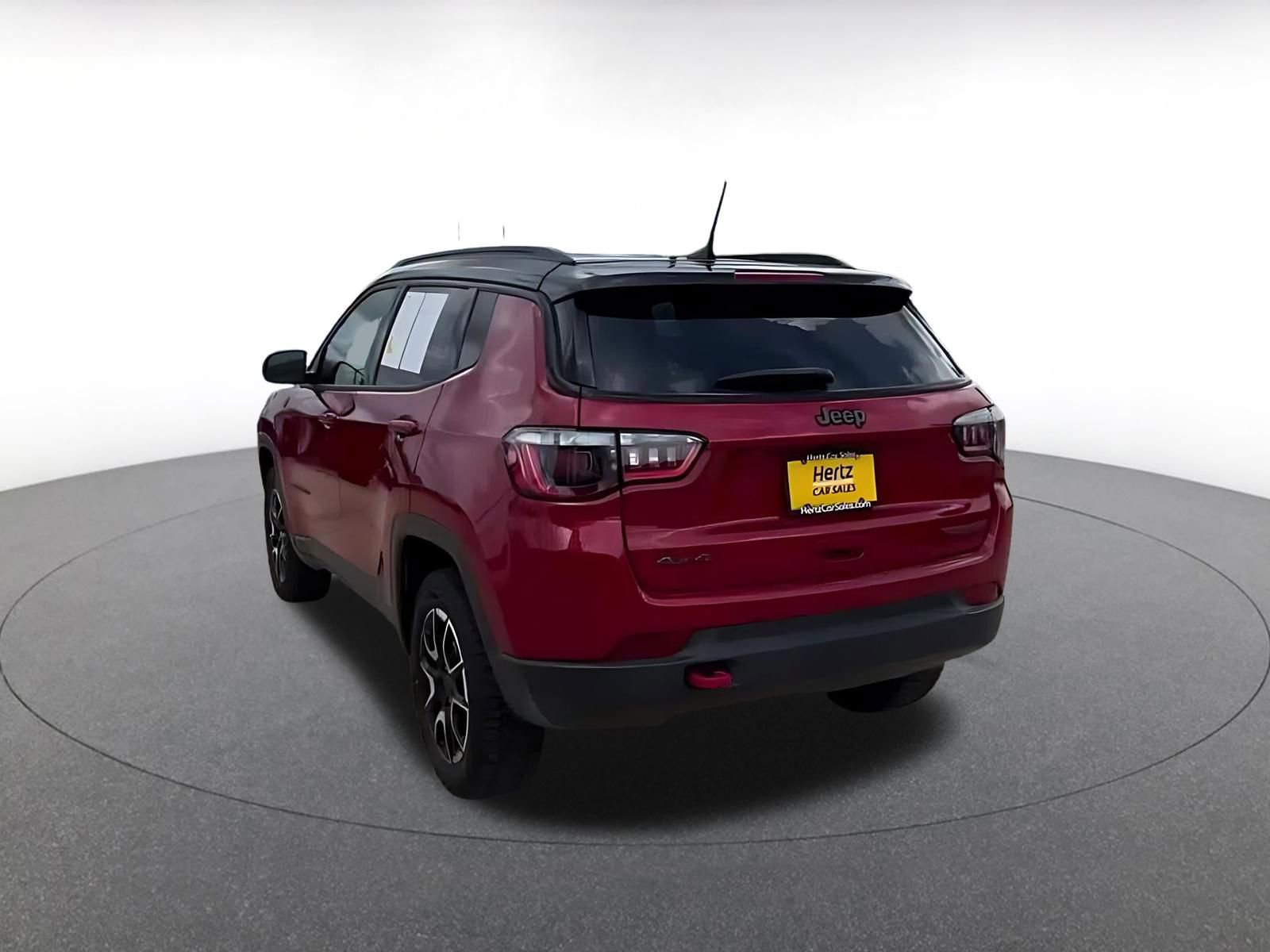 Used 2025 Jeep Compass Trailhawk AWD/4WD image 9