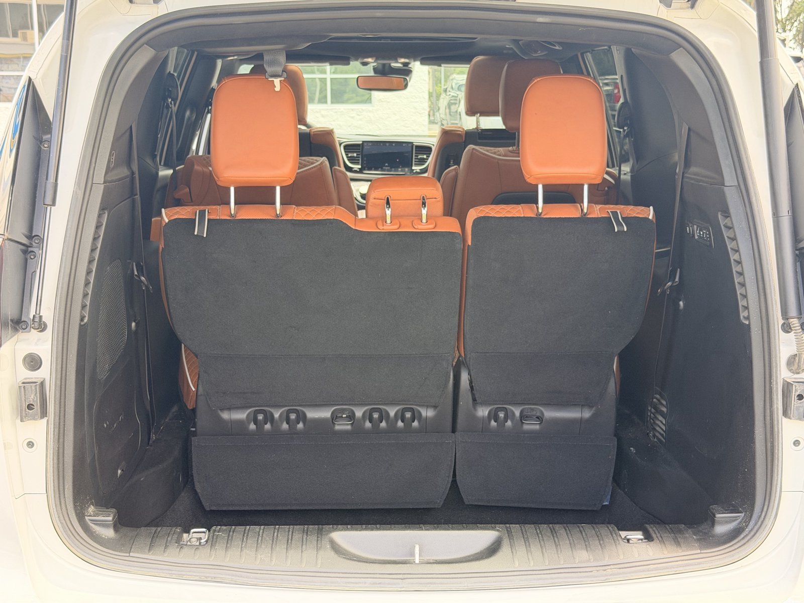 Used 2026 Chrysler Pacifica Pinnacle FWD image 48