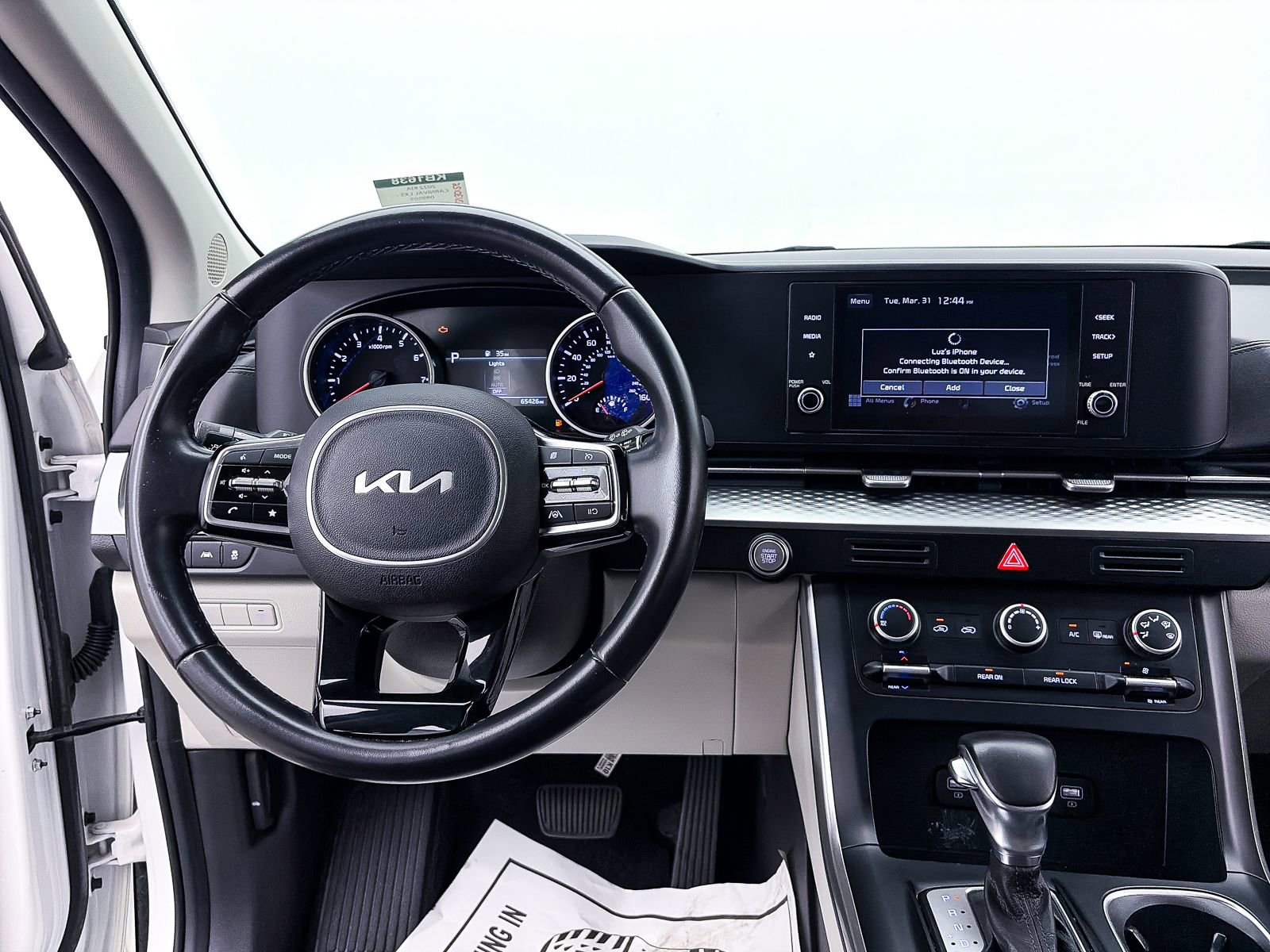 Used 2022 Kia Carnival LX image 3