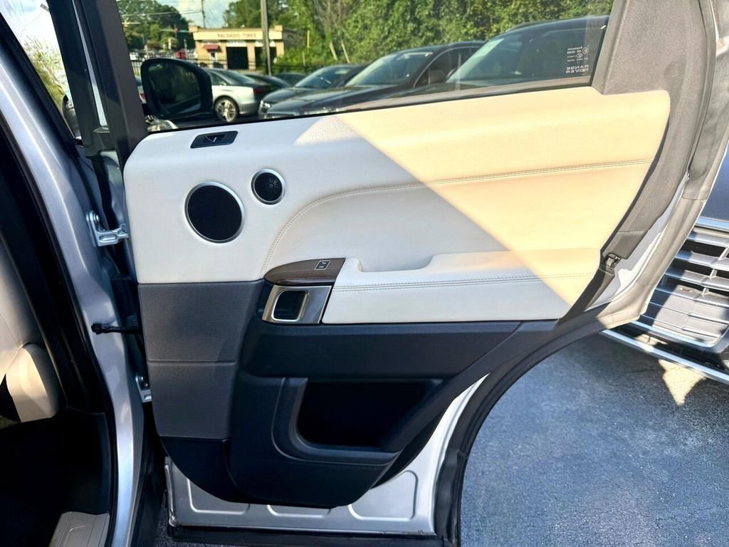 Used 2014 Land Rover Range Rover Sport HSE image 26