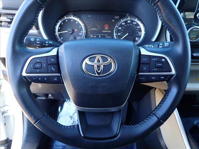 Used 2023 Toyota Highlander XLE image 15