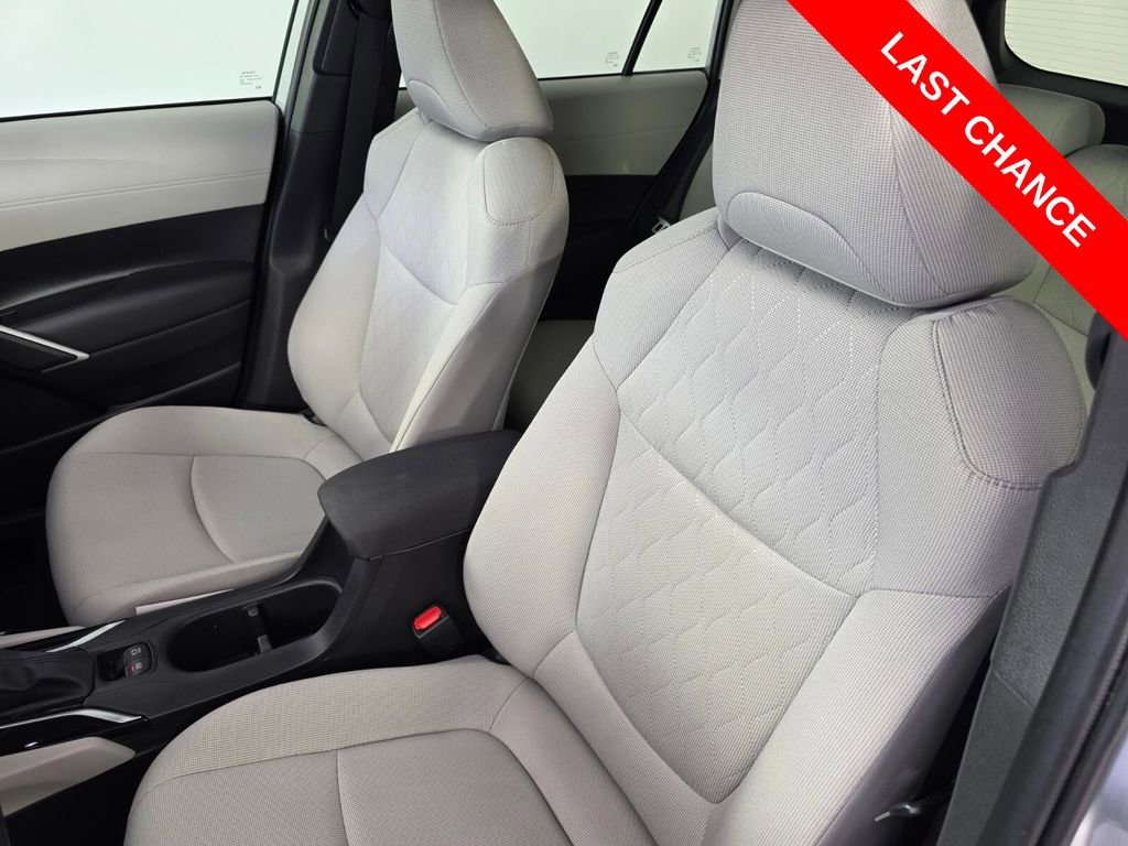 Used 2025 Toyota Corolla Cross L FWD image 11
