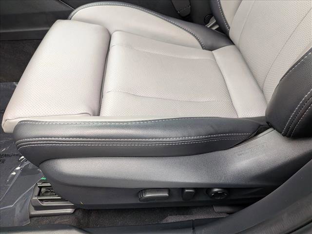 Used 2025 Subaru Outback Limited AWD/4WD image 11