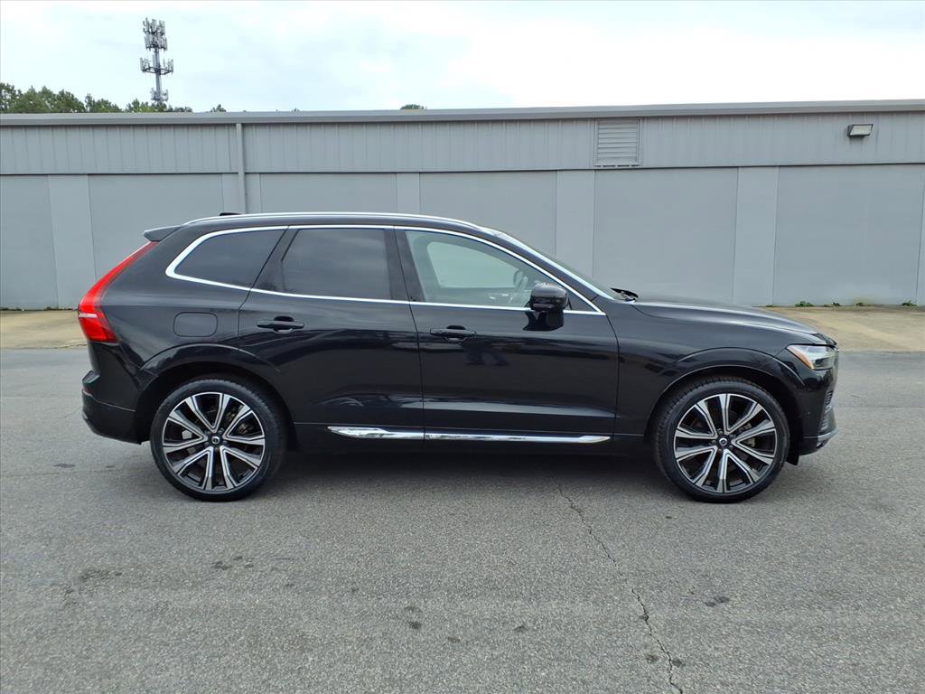 Certified 2023 Volvo XC60 B5 Ultimate w/ Climate Package image 2