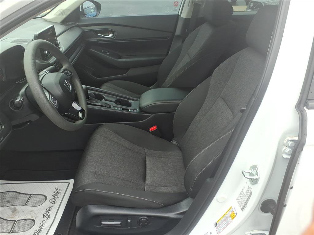 Used 2023 Honda Accord EX image 9