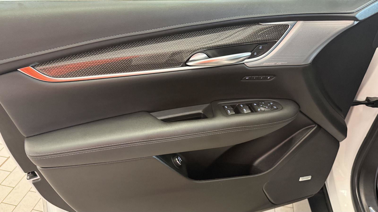 Used 2023 Cadillac XT5 Sportv w/ Technology Package AWD/4WD image 35