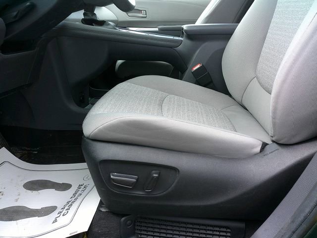 Used 2024 Toyota Sienna LE image 22