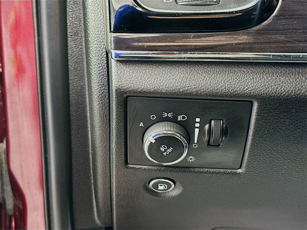 Used 2020 Jeep Grand Cherokee Overland image 10