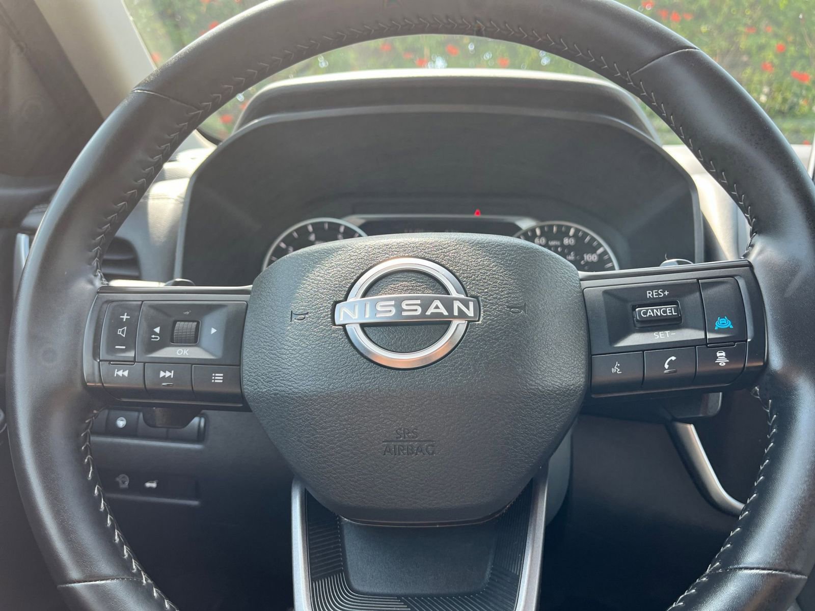 Used 2025 Nissan Rogue SV FWD image 30