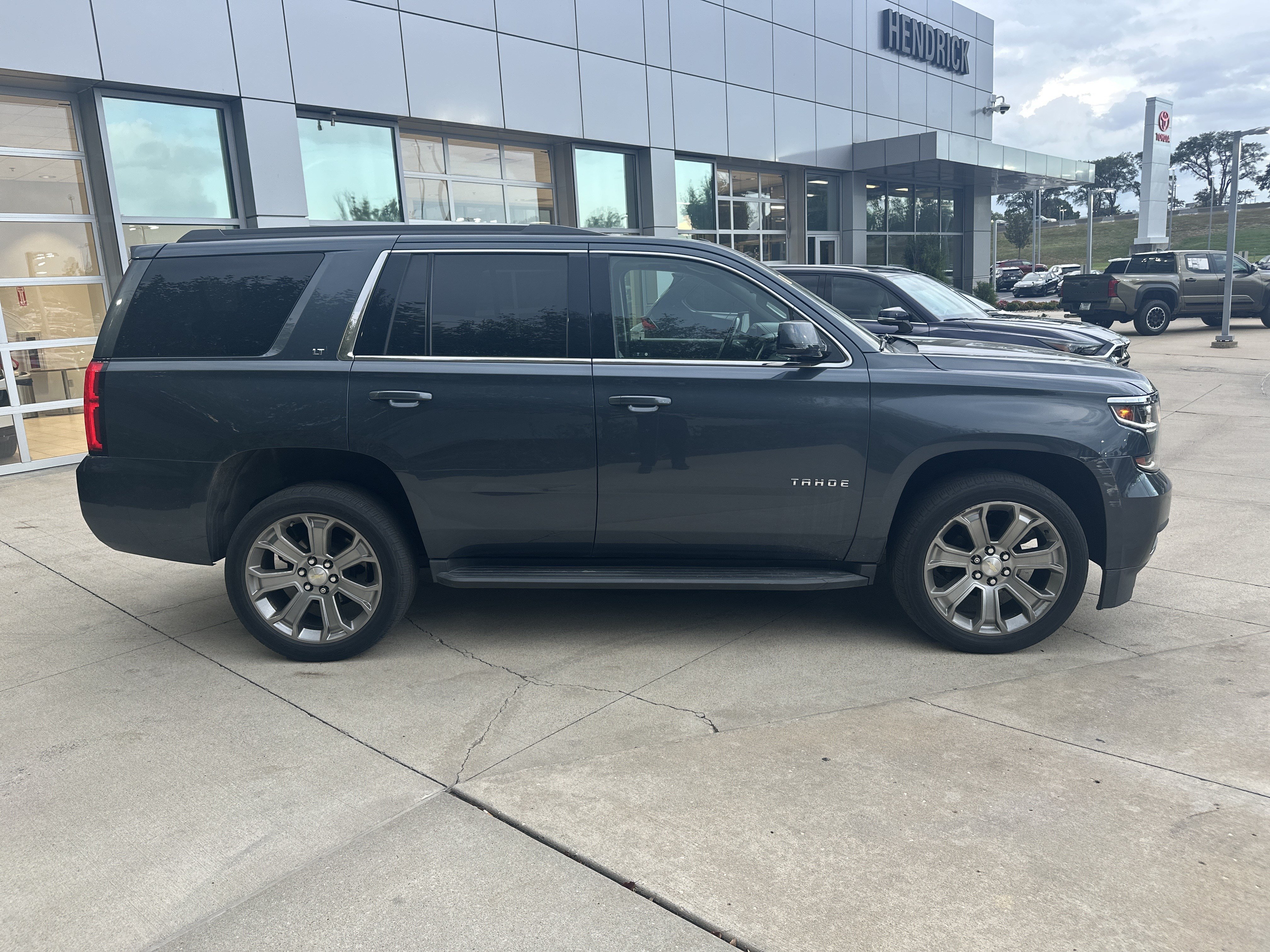 Used 2019 Chevrolet Tahoe LT AWD/4WD image 12
