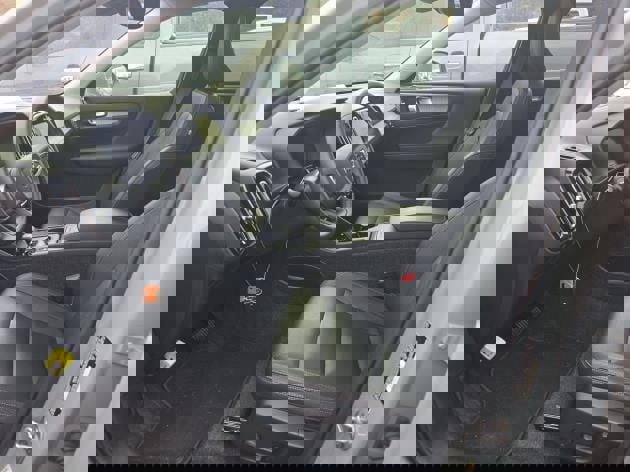 Used 2025 Volvo XC40 B5 Core image 11