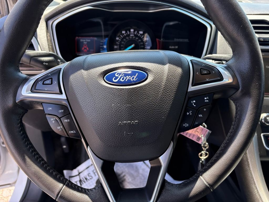 Used 2016 Ford Fusion SE w/ Equipment Group 202A FWD image 17