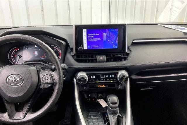 Used 2024 Toyota RAV4 XLE AWD/4WD image 6