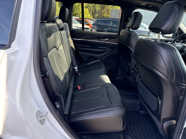 New 2026 Jeep Grand Cherokee Limited w/ Limited Altitude Package AWD/4WD image 10