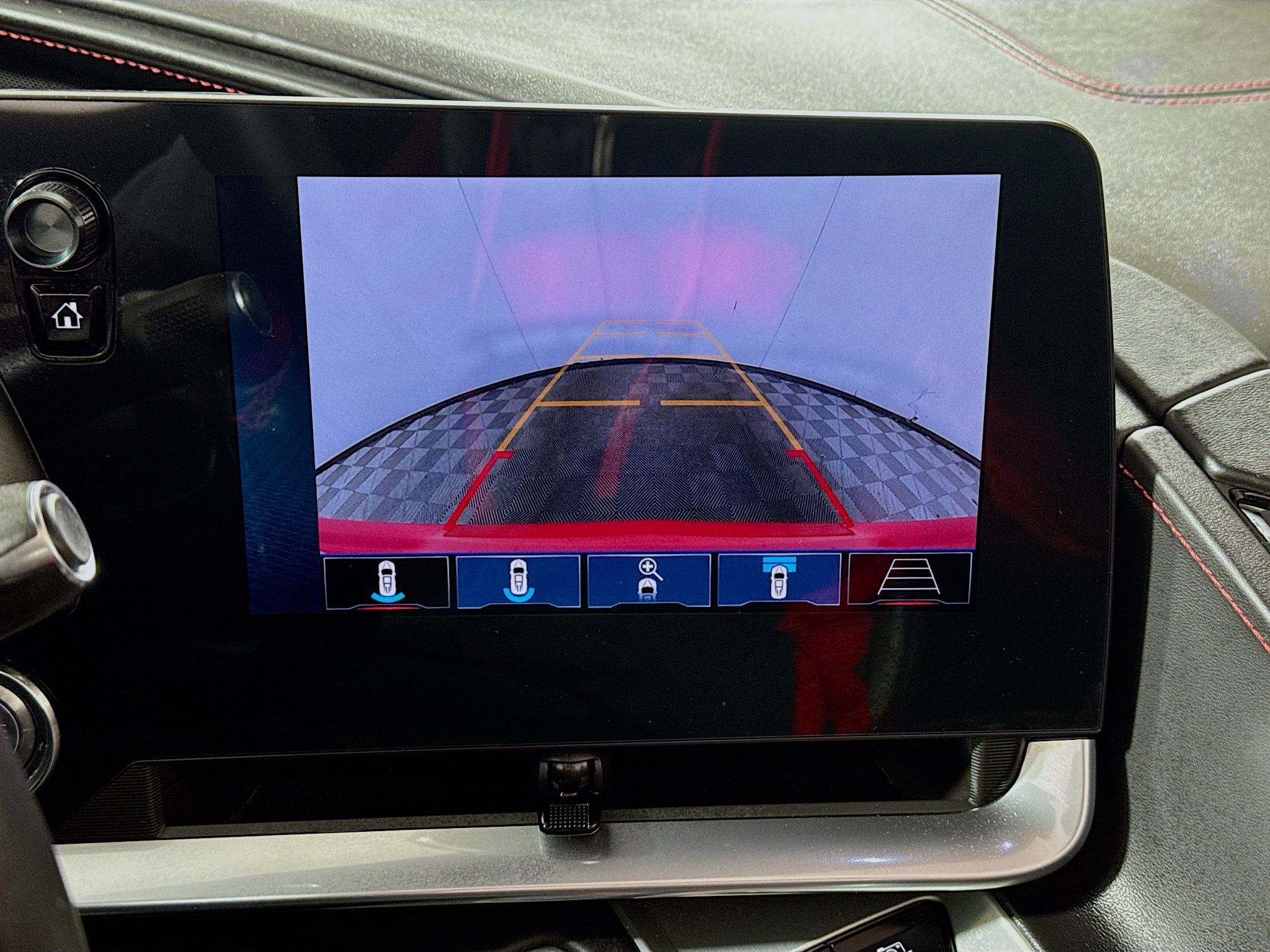 Used 2025 Chevrolet Corvette Stingray Premium Conv w/ Z51 Performance Package image 3