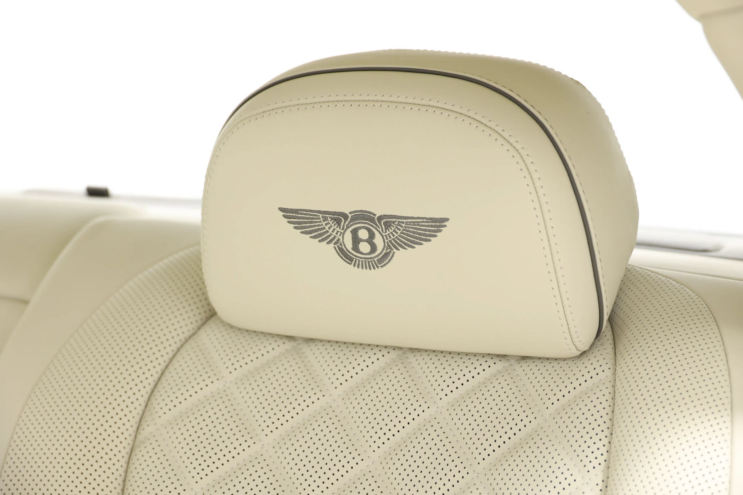 Used 2018 Bentley Flying Spur V8 AWD/4WD image 55