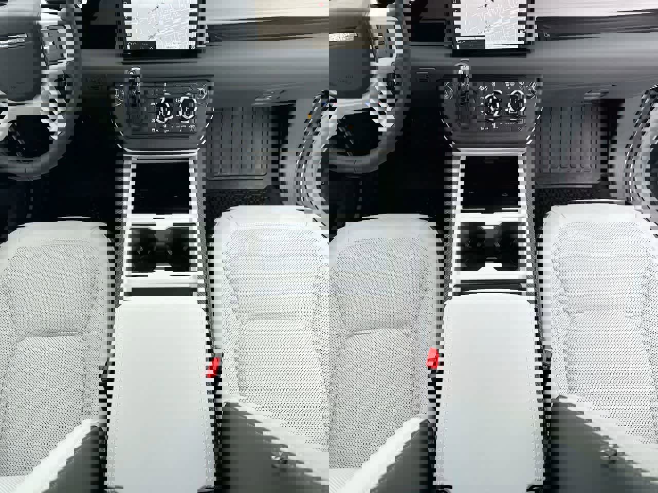 Used 2025 Land Rover Defender 90 S image 29