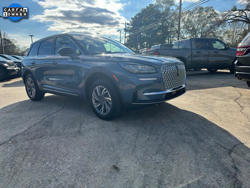 Used 2025 Lincoln Corsair Premiere image 3
