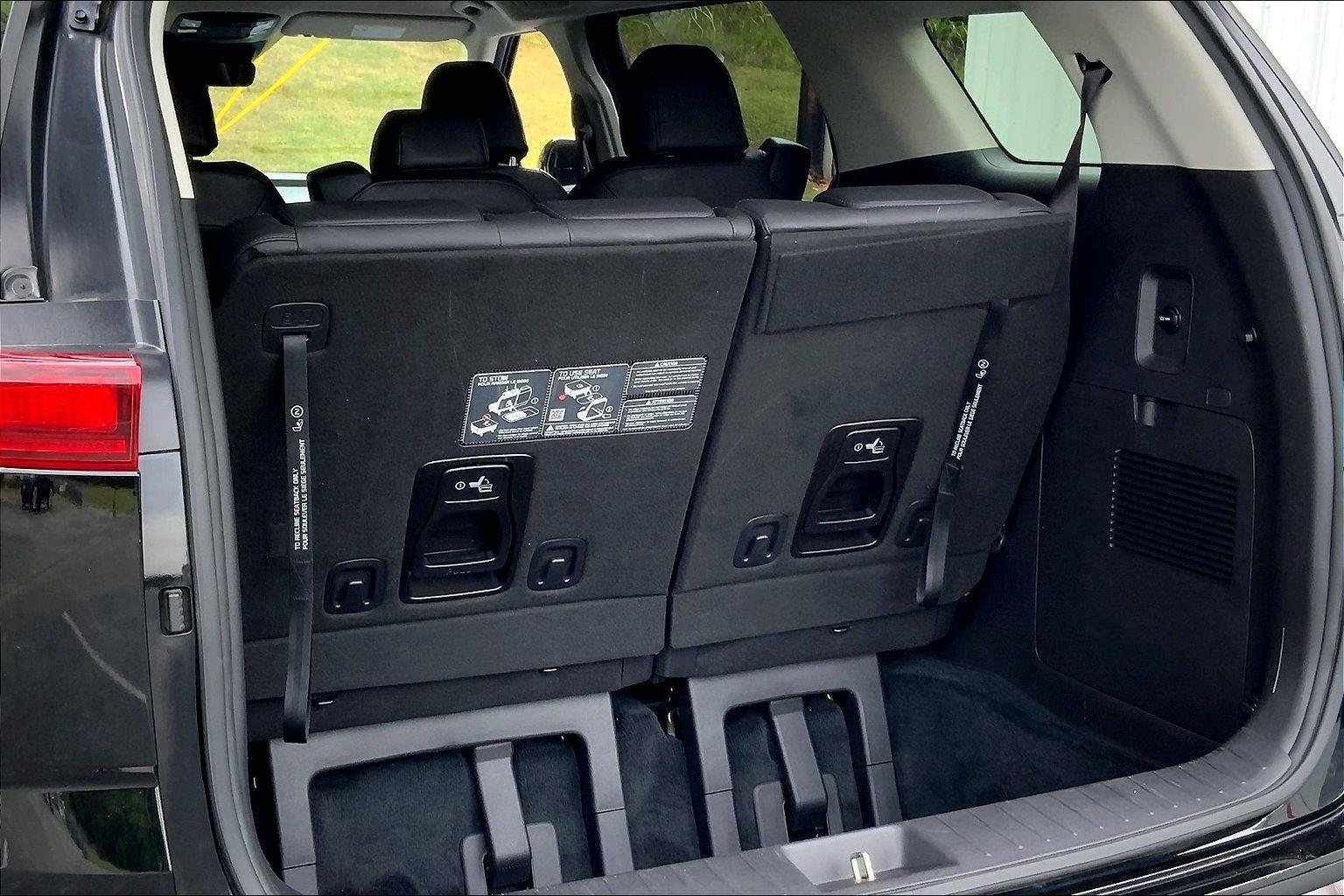 Used 2024 Kia Carnival LX FWD image 23