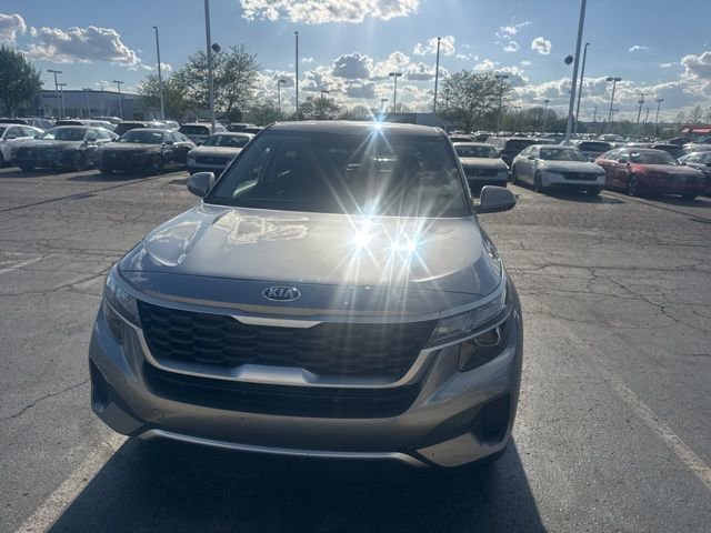 Used 2021 Kia Seltos LX image 3