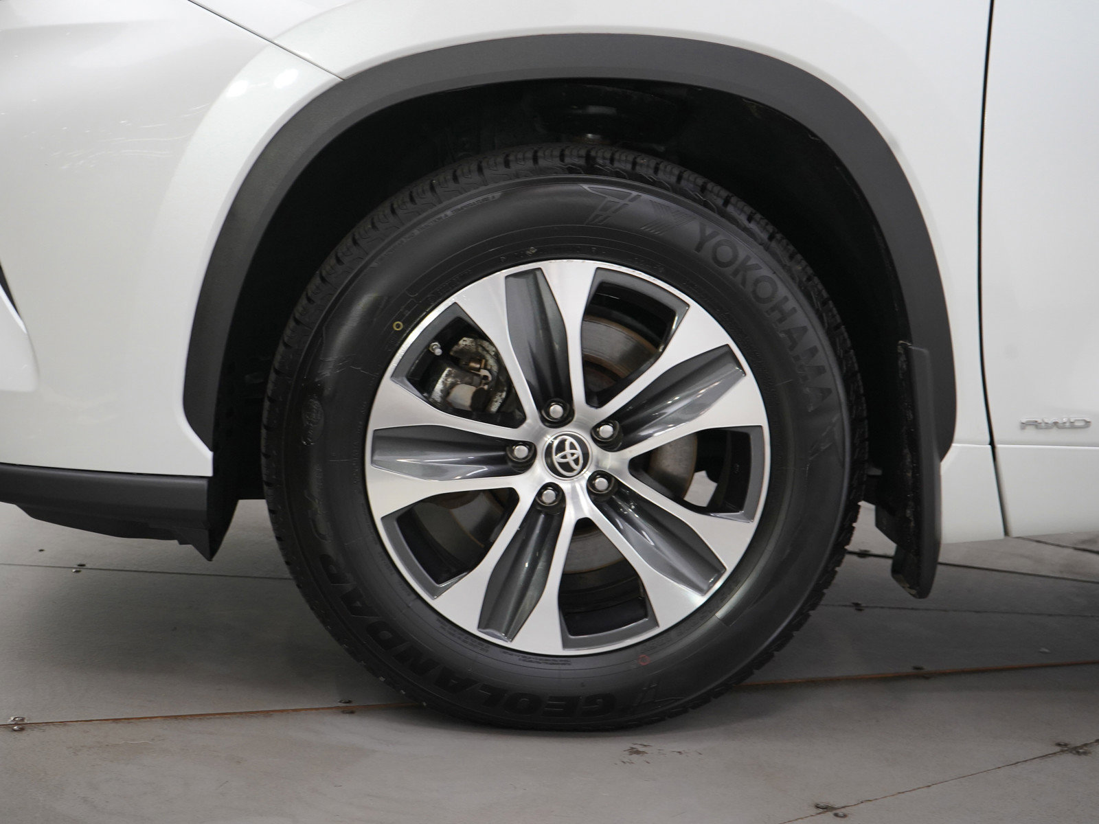 Used 2022 Toyota Highlander XLE image 33